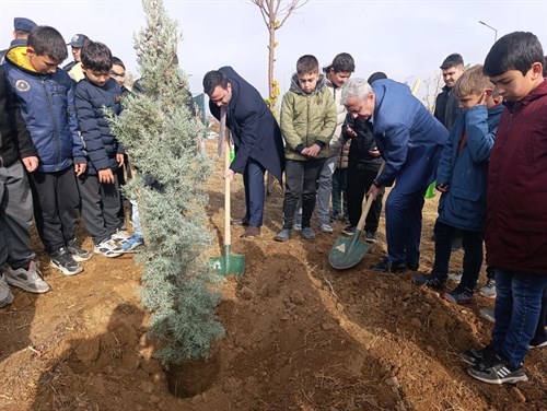 11 Kasım “Millî Ağaçlandırma Günü” Etkinliği Kapsamında Fidan Dikimi Yapıldı