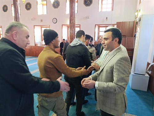 Kaymakam BAYTOK, Ramazan Bayramı Namazı Sonrası Vatandaşla Bayramlaşması